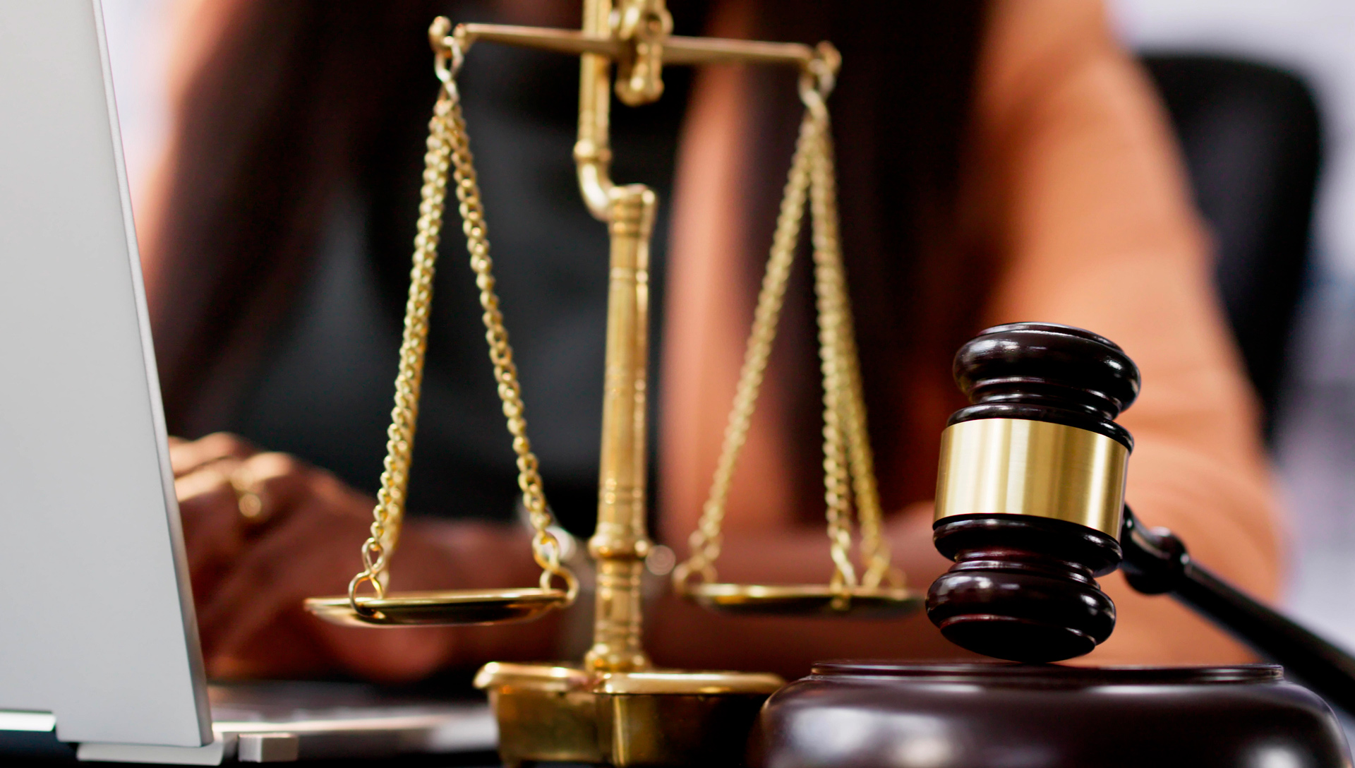 Defendemos los derechos, buscamos la justicia.